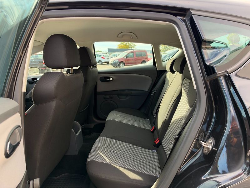 Seat Leon (2008) Salsa 1.4 MPi 63kW Klima - fotka 13 z 45