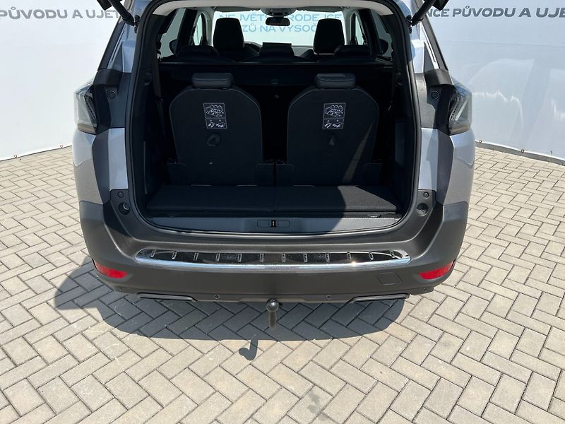 Peugeot 5008 (2021) 1.5HDi 96kW Allure+! Tažné! 7m - fotka 10 z 46