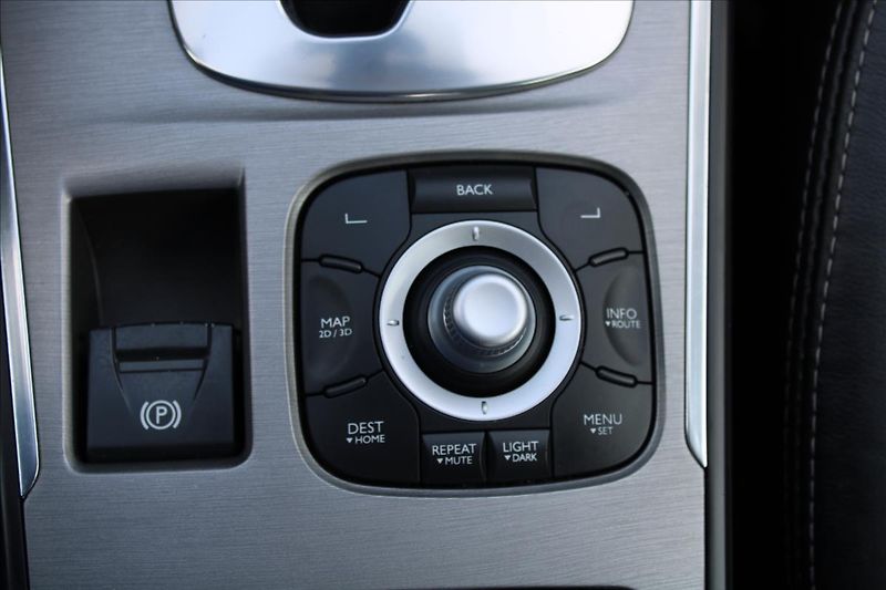 Renault Latitude 2,0 dCi  NOVÉ V ČR,AUTOMAT - fotka 17 z 30