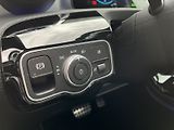 Mercedes-Benz Třídy A A-Třída 250e AMG Line - náhled 12