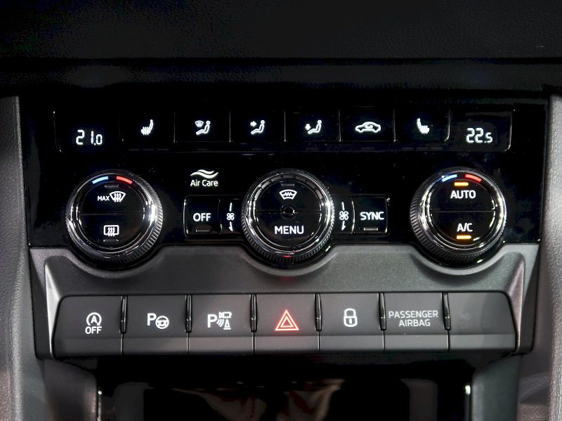 Škoda Karoq (2026) SPORTLINE 2.0TDI 110KW 4x4 DSG - fotka 32 z 43