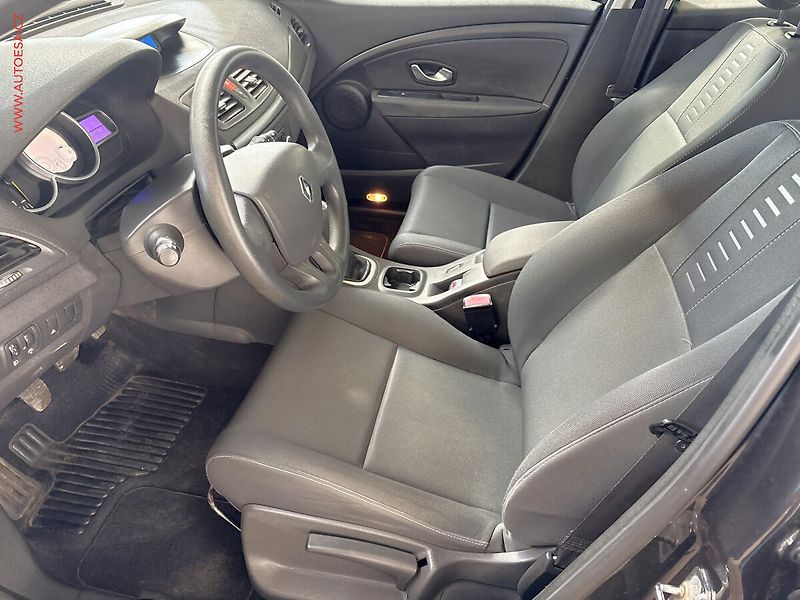 Renault Mégane (2009) 1.6i, ČR, AC - fotka 9 z 14