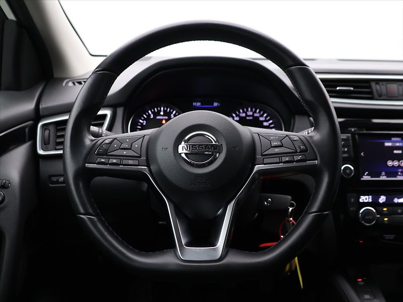 Nissan Qashqai 1,3 DiG-T Acenta CZ 1.Maj - fotka 19 z 37