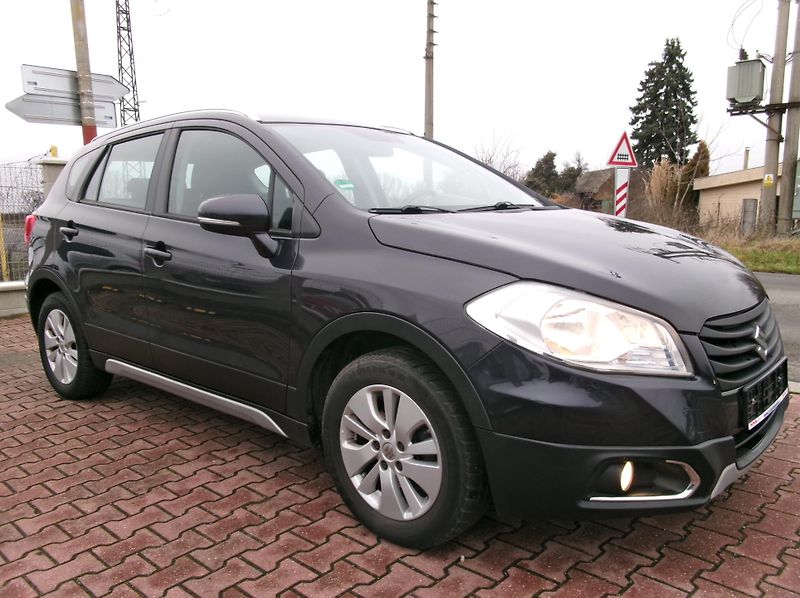 Suzuki SX4 S-Cross (2014) 1,6i AC TEMP VÝHŘEV TAŽNÉ - fotka 10 z 30