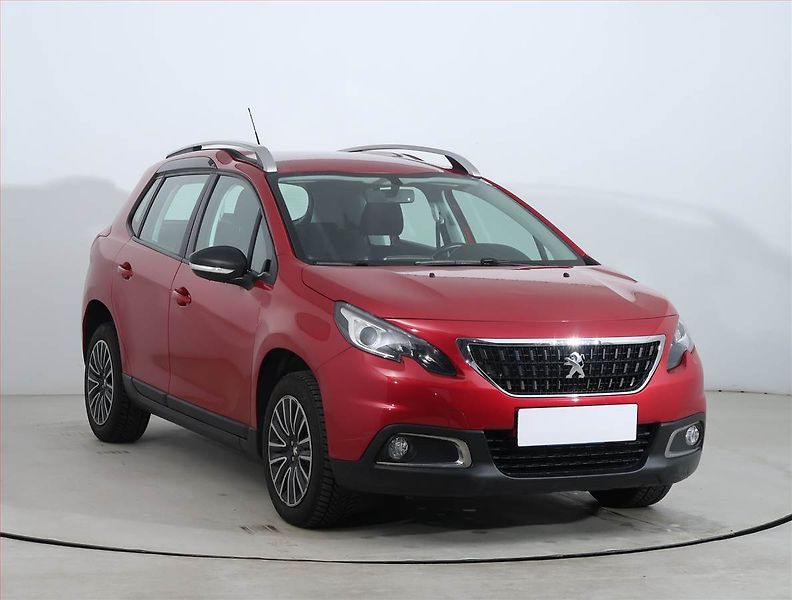 Peugeot 2008 (2019) 1.2 PureTech, Automat - fotografie inzerátu