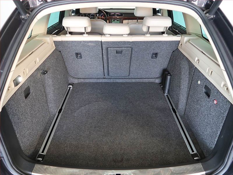 Škoda Superb (2009) Elegance 2.0 TDI, 4X4, Navi - fotka 11 z 12