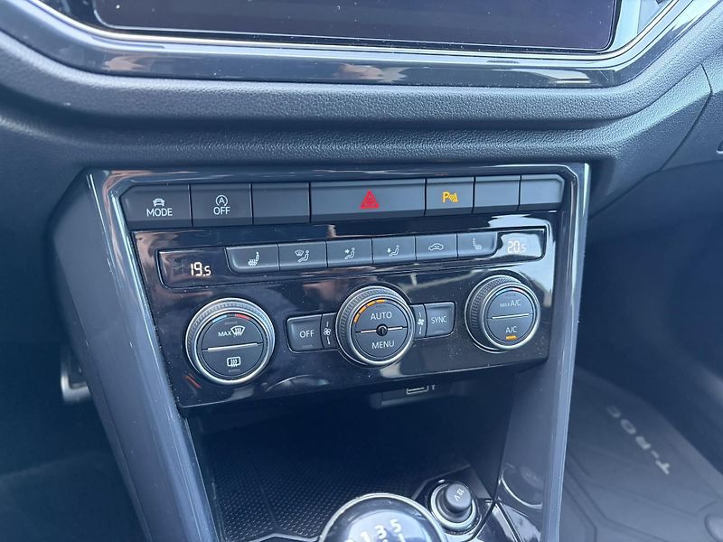 Volkswagen T-Roc 1.5TSi Style 110kW - fotka 19 z 22