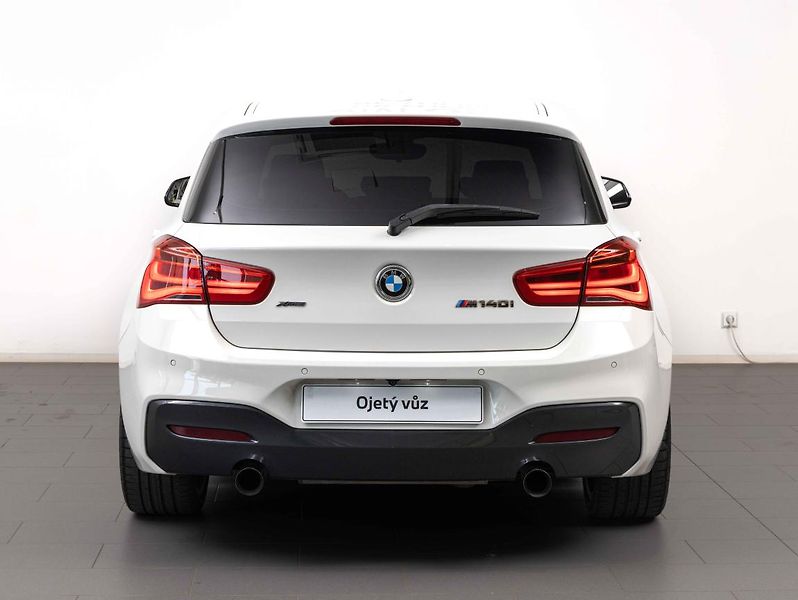 BMW Řada 1 M140i xDrive - fotka 4 z 23