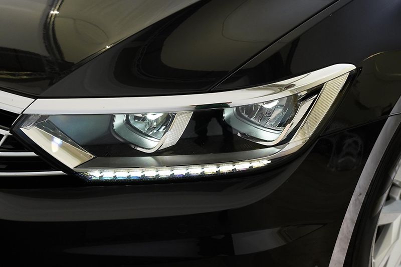 Volkswagen Passat - fotka 9 z 27