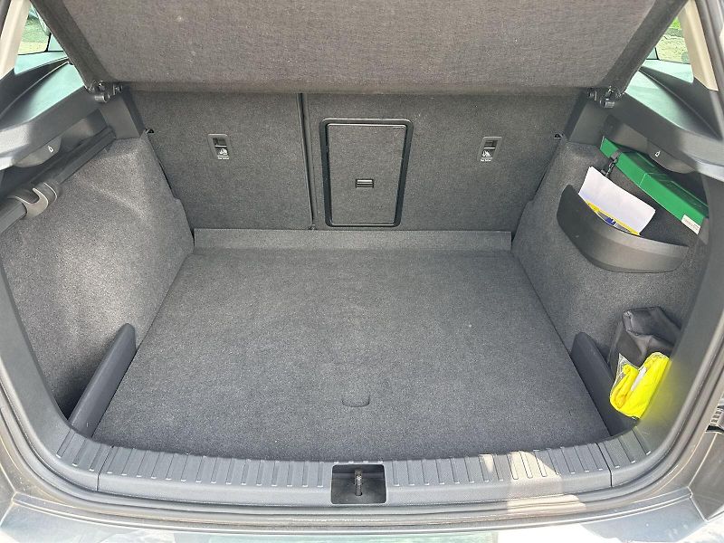 Škoda Karoq (2024) 1.5 TSI DSG Selection - fotka 27 z 33