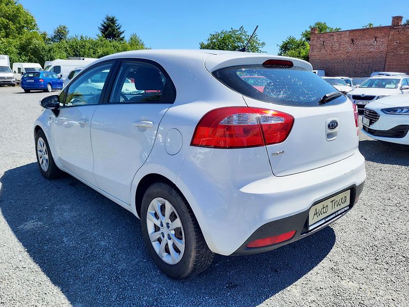 Kia Rio 1.4 i DOHC 16V 80kW - fotka 3 z 35