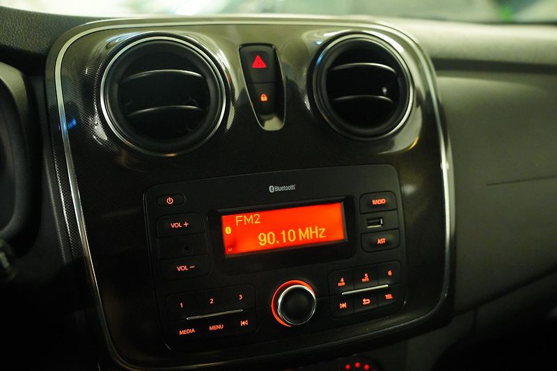 Dacia Logan - fotka 17 z 21
