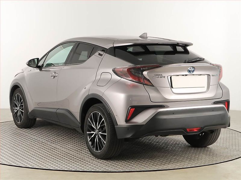 Toyota C-HR (2017) Executive 1.8 Hybrid, Automat - fotka 4 z 18