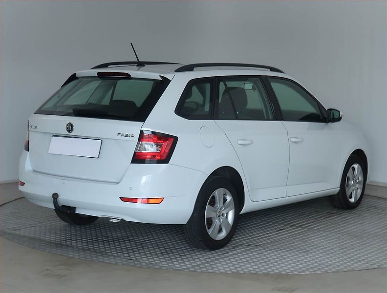 Škoda Fabia (2019) 1.0 TSI, Tempomat - fotka 5 z 17