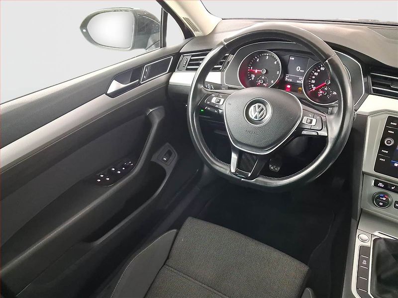 Volkswagen Passat (2017) Comfortline 2.0 TDI - fotka 7 z 20