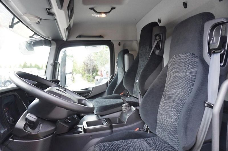 Mercedes-Benz Axor 1827 4x4 VALNÍK S RUKOU HIAB  - fotka 9 z 10
