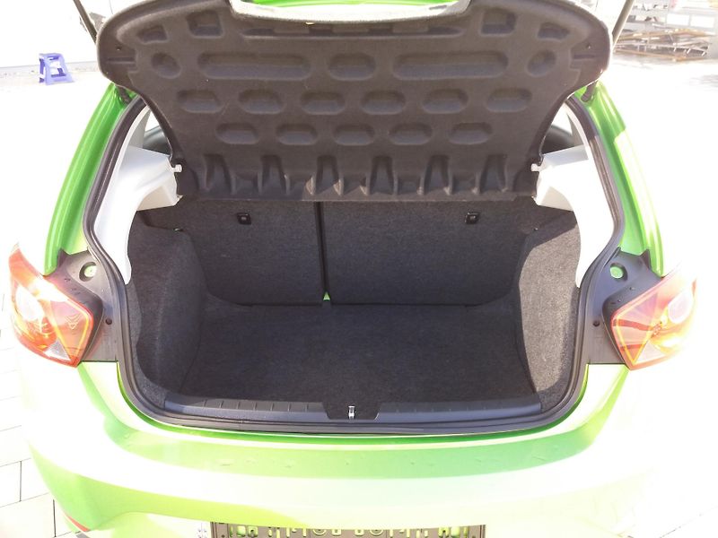 Seat Ibiza 1.4 16V,63kW,NAVI,DIG.KLIMA!! - fotka 7 z 37