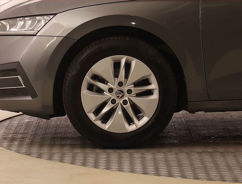 Škoda Octavia (2024) Ambition 2.0 TDI, digi klima - fotka 14 z 21