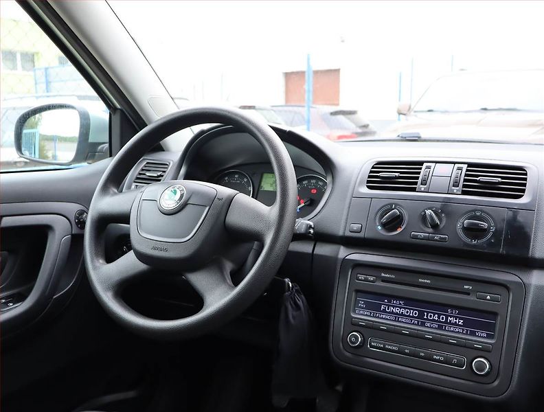 Škoda Fabia (2011) 1.2 TSI, Serv.kniha - fotka 7 z 14