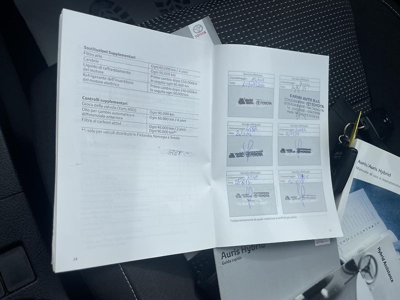Toyota Auris 1.8i 16v HYBRID AUT SERVIS TOP - fotka 169 z 172