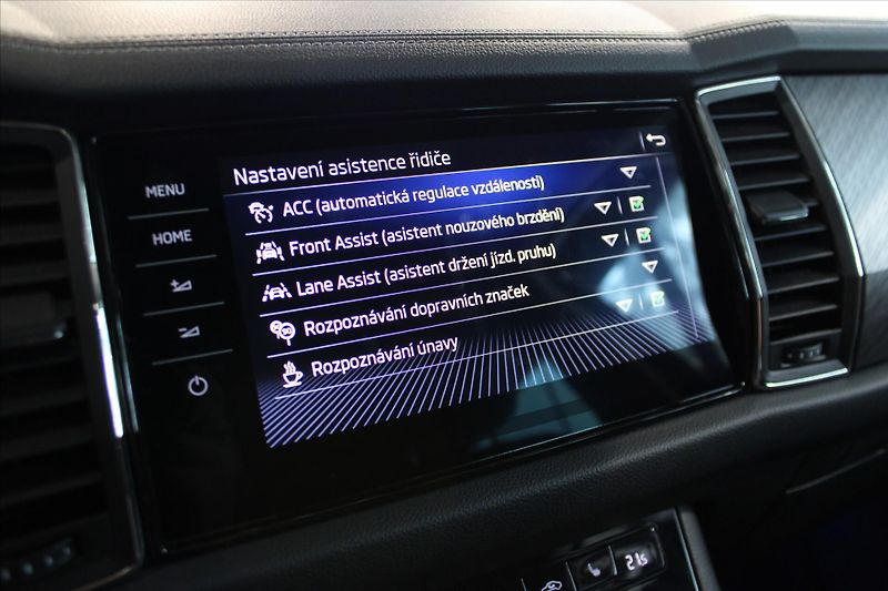 Škoda Kodiaq TDi DSG 4x4 Style ACC/Fullserv - fotka 19 z 33
