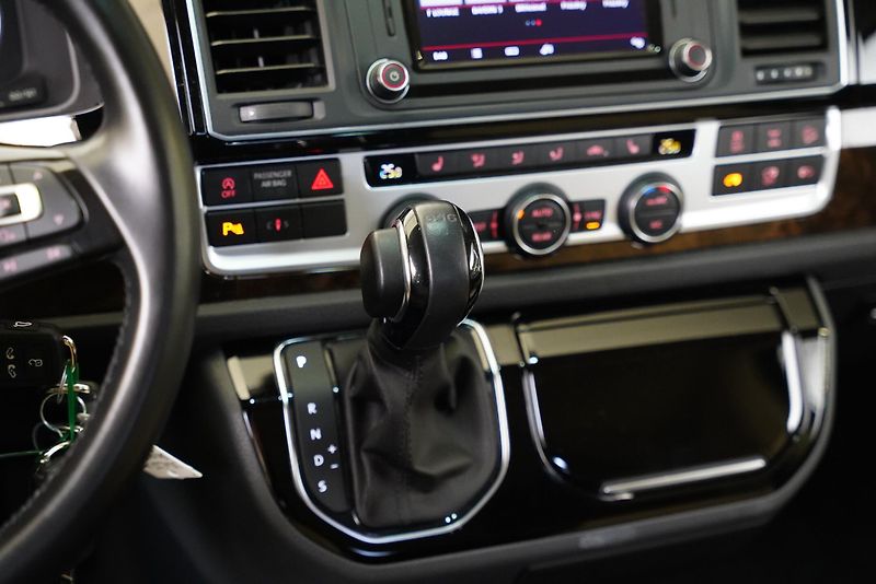 Volkswagen Multivan - fotka 25 z 30