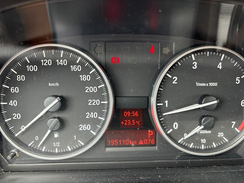 BMW X1 18i, 110kW, sDrive, Automat - fotka 9 z 21
