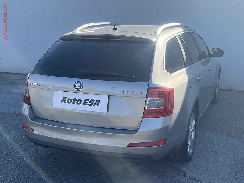 Škoda Octavia (2014) 1.6 TDi, DSG, STK 12/27 - fotka 4 z 14