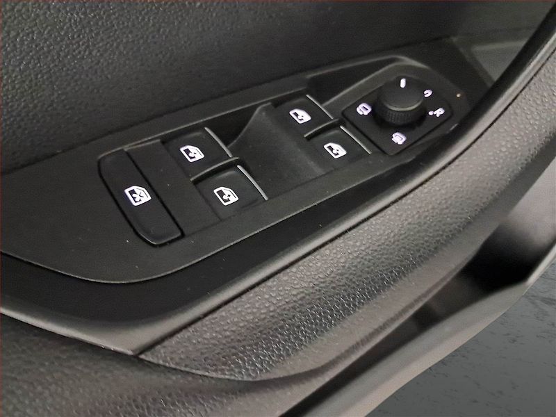 Škoda Karoq (2019) Style 1.5 TSI - fotka 21 z 25