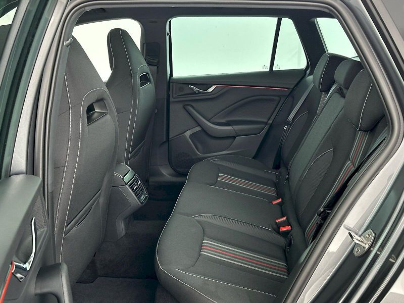 Škoda Kamiq (2025) 1.5TSI 110kW Monte Carlo - fotka 8 z 34