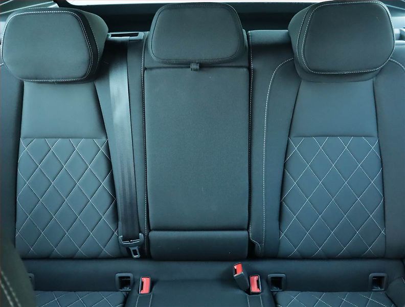 Škoda Karoq (2024) 2.0 TDI, Zár. 5 let/100000 km - fotka 10 z 25