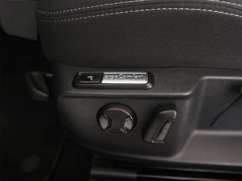 Volkswagen Passat (2020) 2.0 TDI, Automat, Navi - fotka 25 z 28