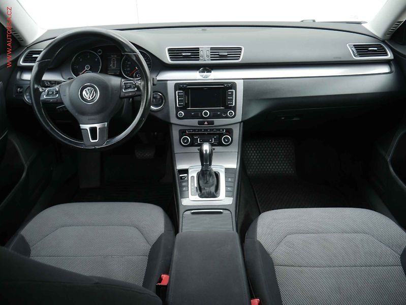 Volkswagen Passat (2011) 2.0 TDi, ČR, Comfortline, DSG - fotka 8 z 18