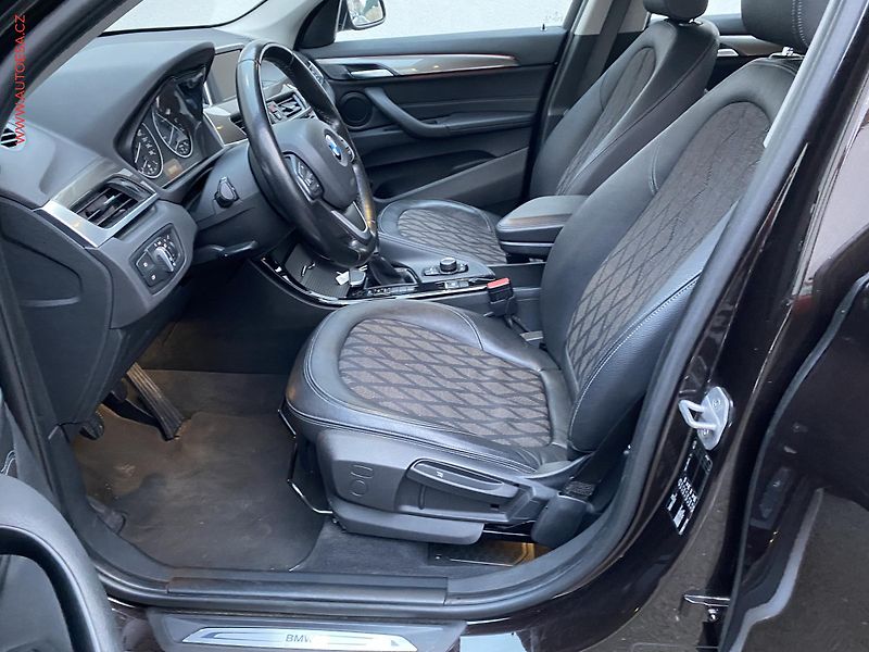BMW X1 (2017) 1.5i sDrive 18i - fotka 9 z 18