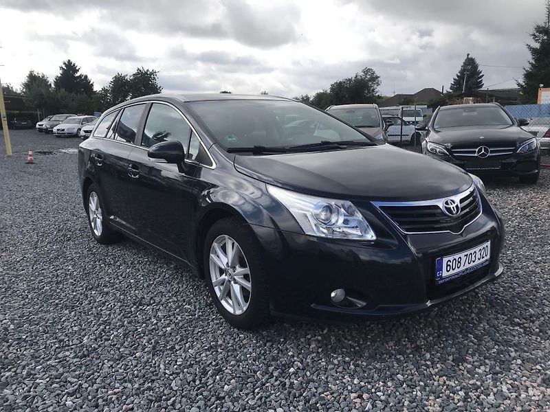 Toyota Avensis 1.8 í 108 KW,KOMBI,KLIMA... - fotka 4 z 18