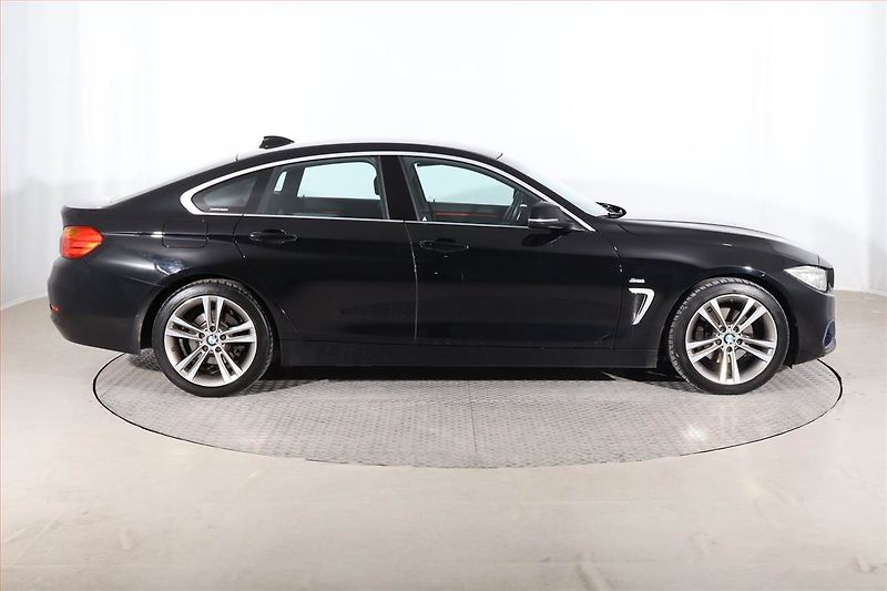 BMW Řada 4 (2015) Sport Line 420d, Automat, Navi - fotka 6 z 25