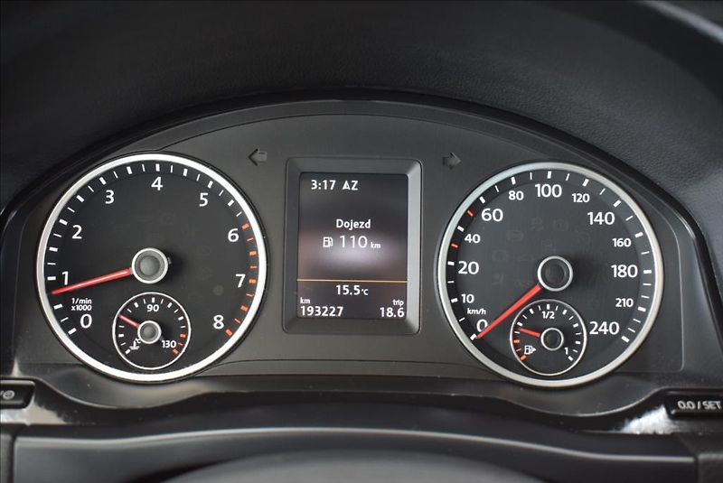 Volkswagen Tiguan 1,4 TSi, 1.maj,navi,kůže,pano, - fotka 19 z 32