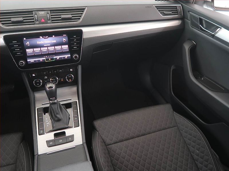 Škoda Superb (2023) Ambition 2.0 TDI - fotka 8 z 16