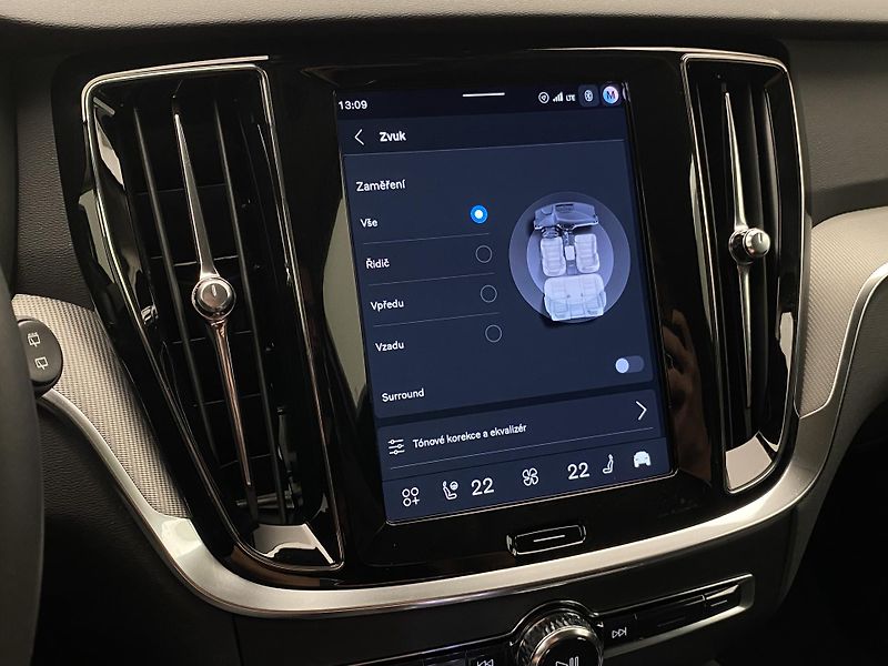 Volvo V60 (2026) T6 AWD Plug-in DARK PLUS - fotka 56 z 64