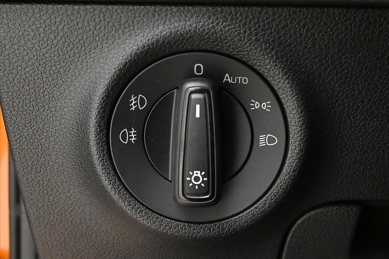 Škoda Karoq 1,5 TSI 110 kW DSG Ambition Zá - fotka 26 z 31