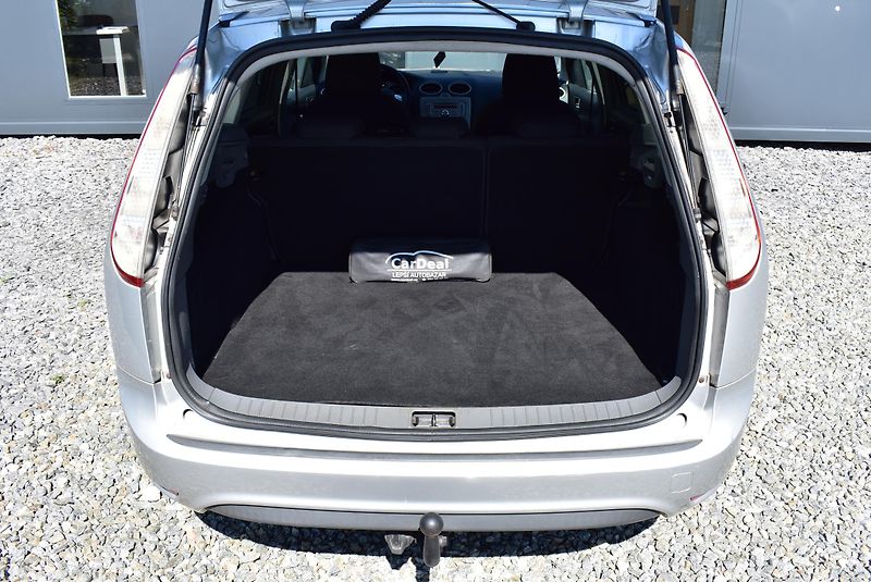 Ford Focus 1,6 16V STYLE,TZ,SERVIS,TOP! - fotka 15 z 16
