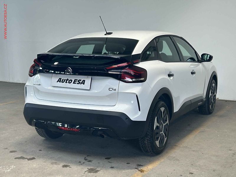 Citroën C4 (2022) 1.5 HDi, 2.maj,ČR, Feel, LED - fotka 4 z 18
