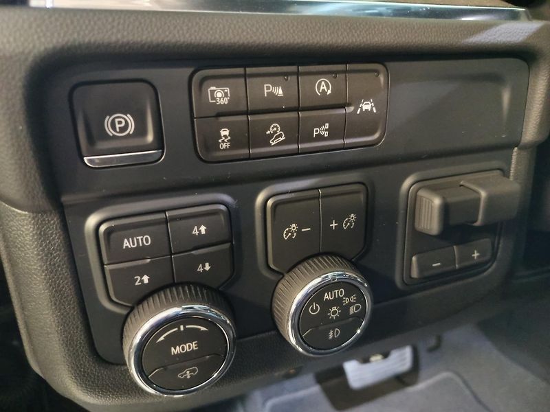 Chevrolet Tahoe (2026) High Country 2026,AWD,kola 24