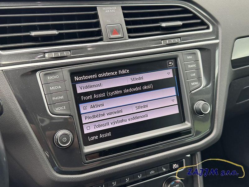 Volkswagen Tiguan 2.0TDI 4x4 + tažné, kamera - fotka 28 z 60