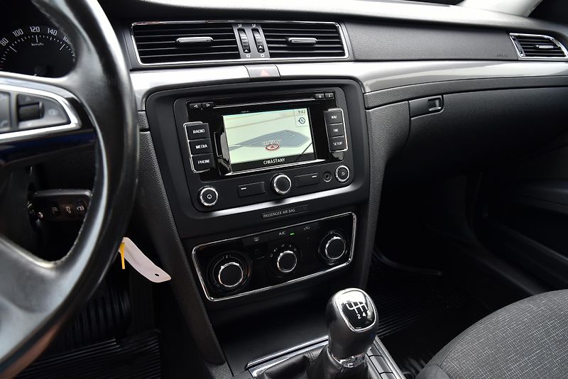 Škoda Superb 1.6 TDi 6st,KLIMA,NAVI,PDC,ALU - fotka 16 z 39