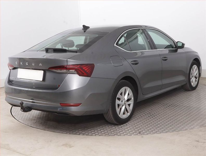 Škoda Octavia (2022) 2.0 TDI, Automat, ČR,1.maj - fotka 5 z 16
