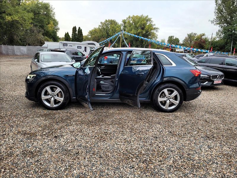 Audi e-tron 0,0 55,95KWH,4x4,SOH 90,6% - fotka 17 z 50