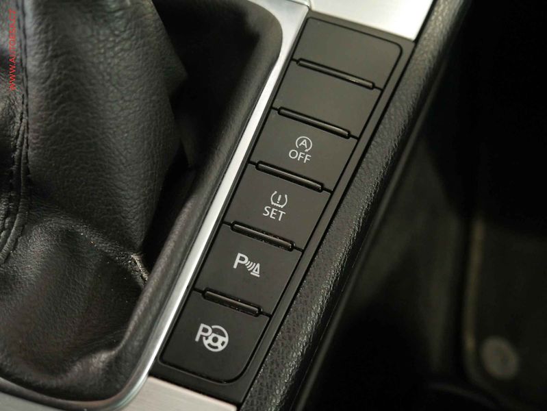 Volkswagen Passat (2011) 2.0 TDI, STK2/28 - fotka 19 z 24