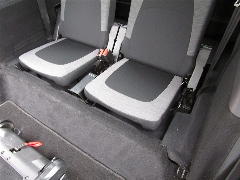 Citroën Grand C4 Picasso 2.0HDi aut. Klima, 7 míst - fotka 34 z 50
