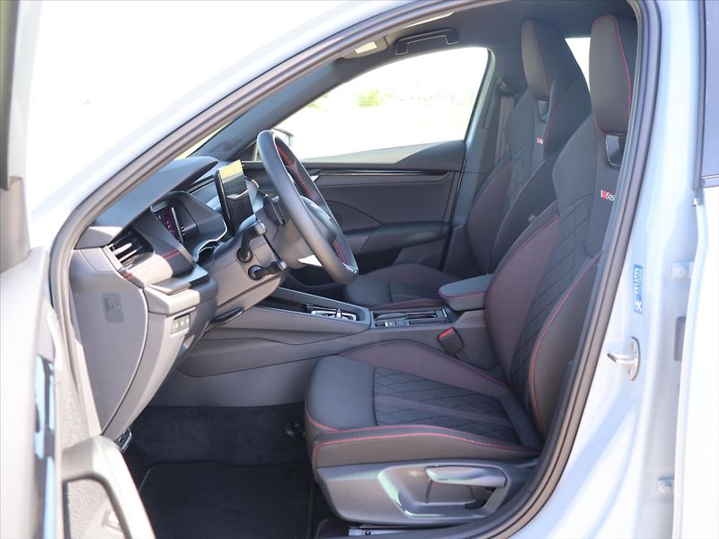 Škoda Octavia 2,0 TSI 195kW DSG RS DPH 1.Maj - fotka 12 z 34
